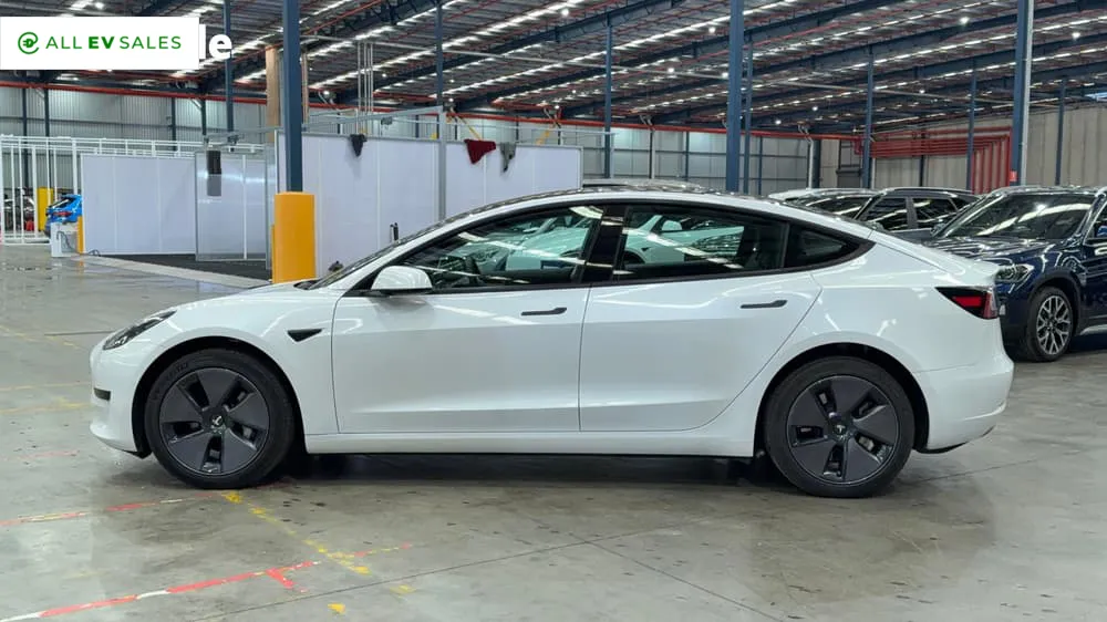 2023 Tesla Model 3, photo 4