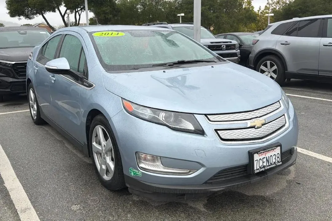 2014 Chevrolet Volt, photo 2
