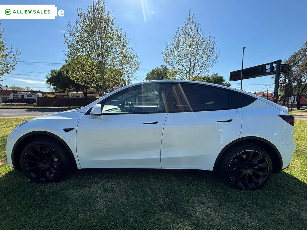 2024 Tesla Model Y, photo 4