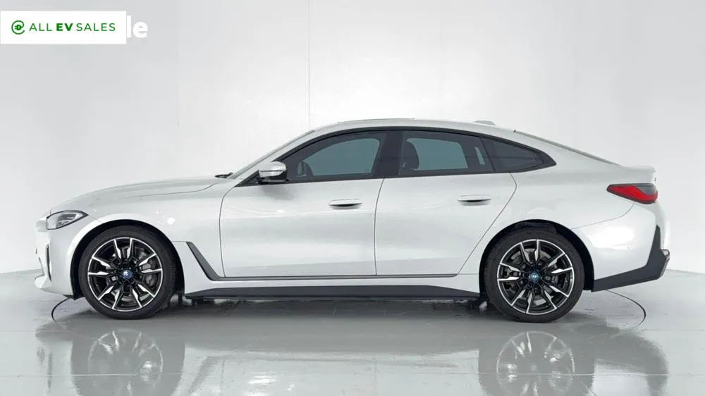 2023 BMW i4, photo 4