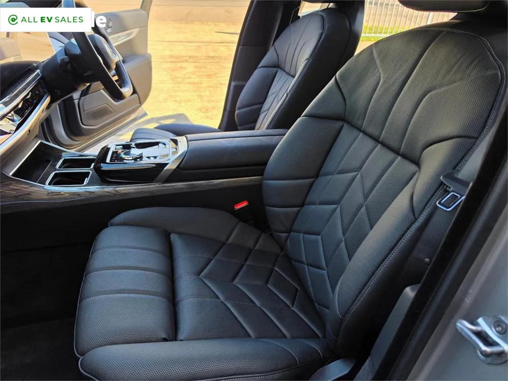 2025 BMW i7, photo 3