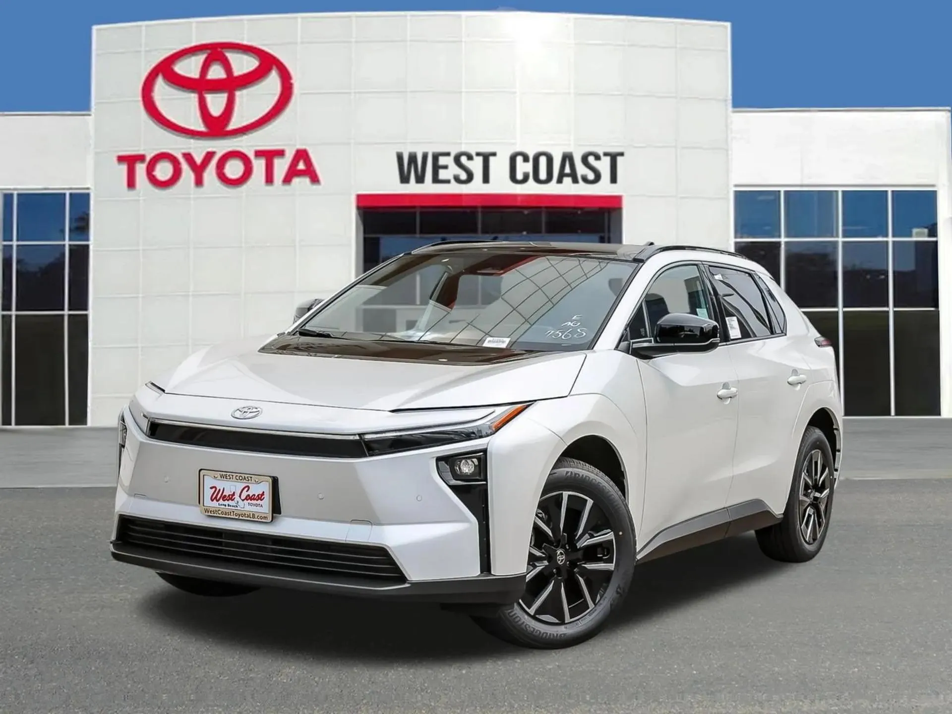 2026 TOYOTA bZ XLE FWD