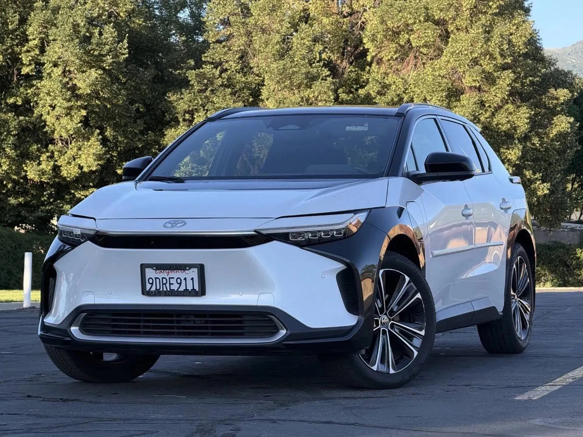 2023 Toyota bZ4X Limited 4dr Crossover