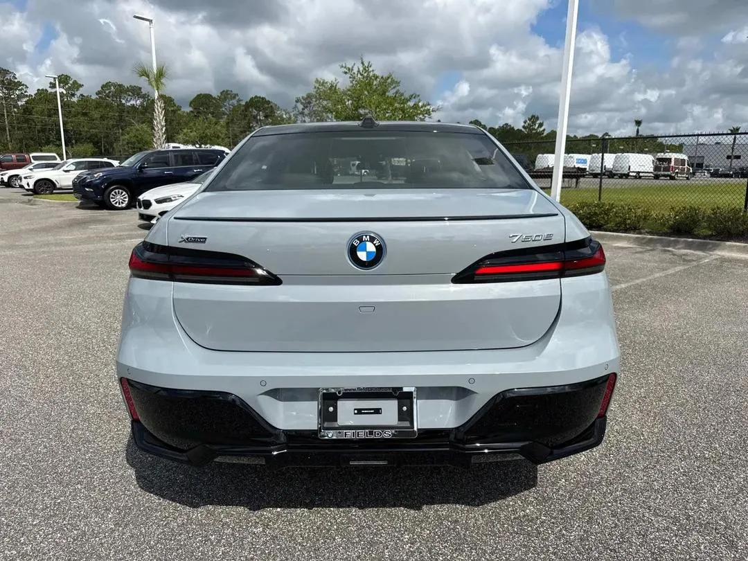 2025 BMW 5-series, photo 5