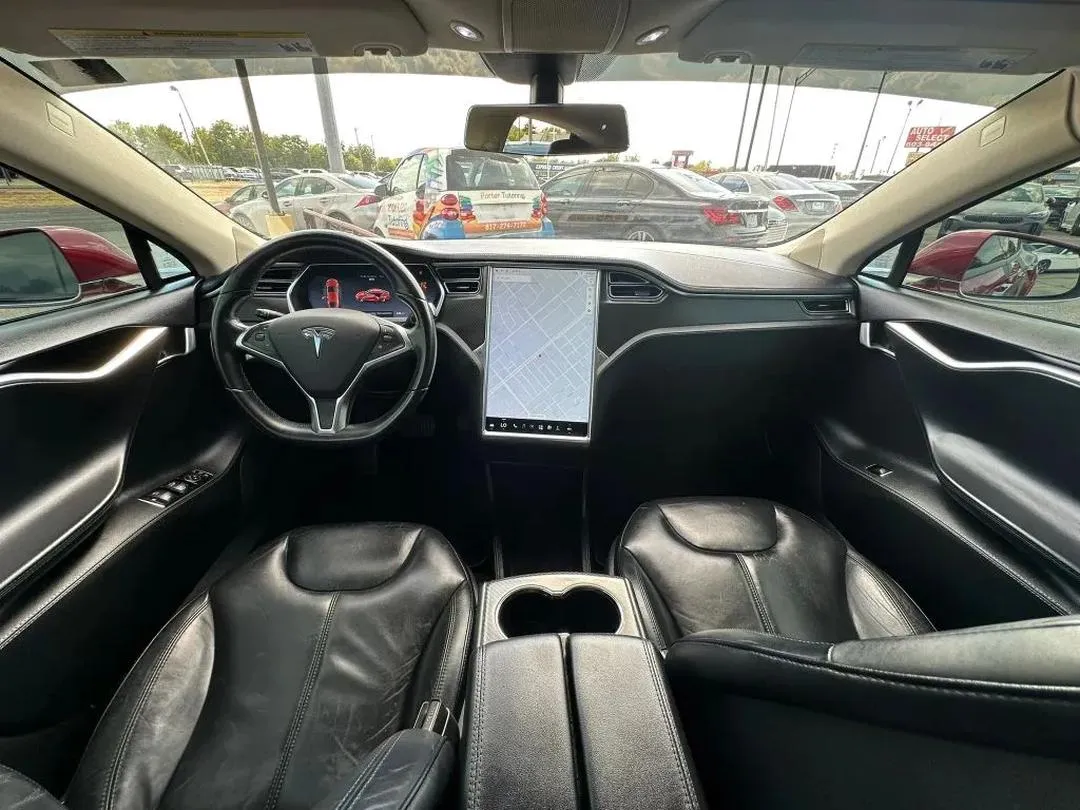 2014 Tesla Model S, photo 2