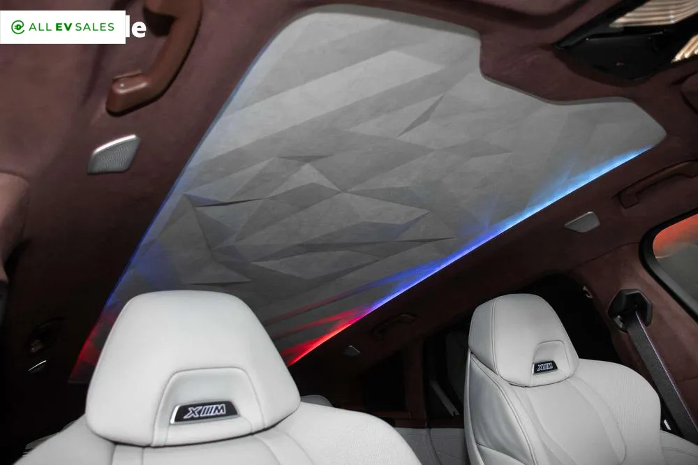 2025 BMW XM, photo 2