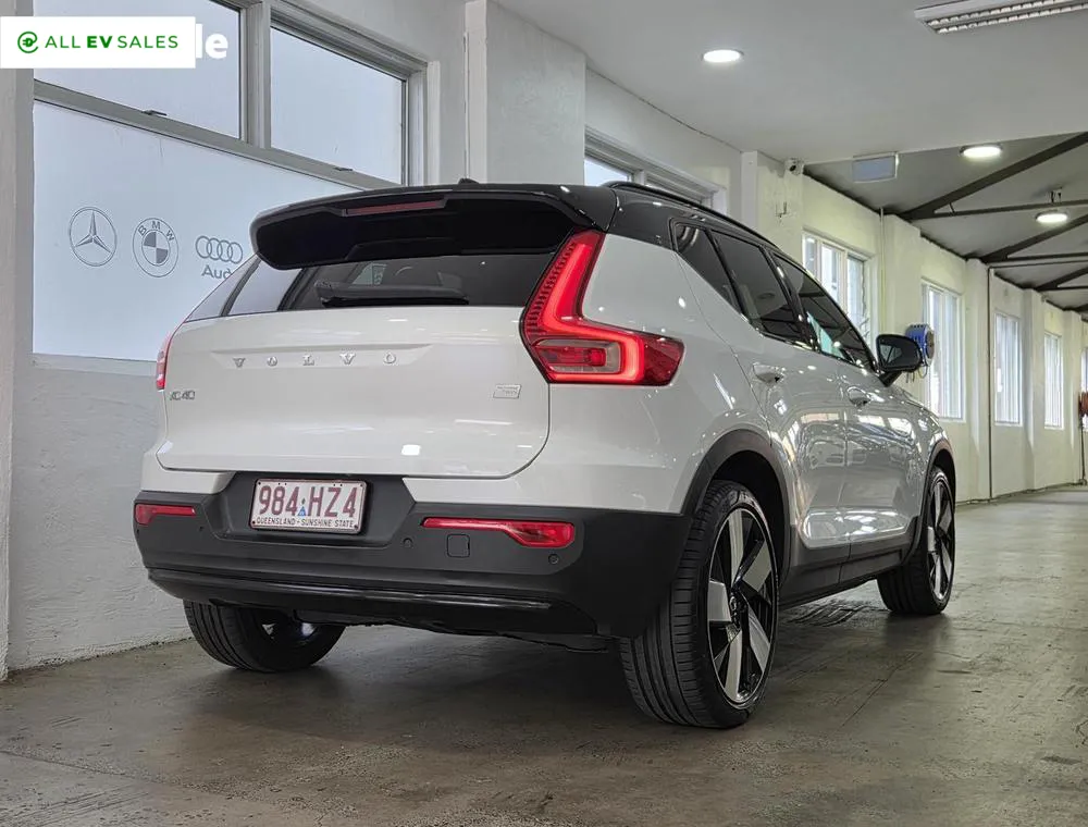 2023 Volvo XC40, photo 2