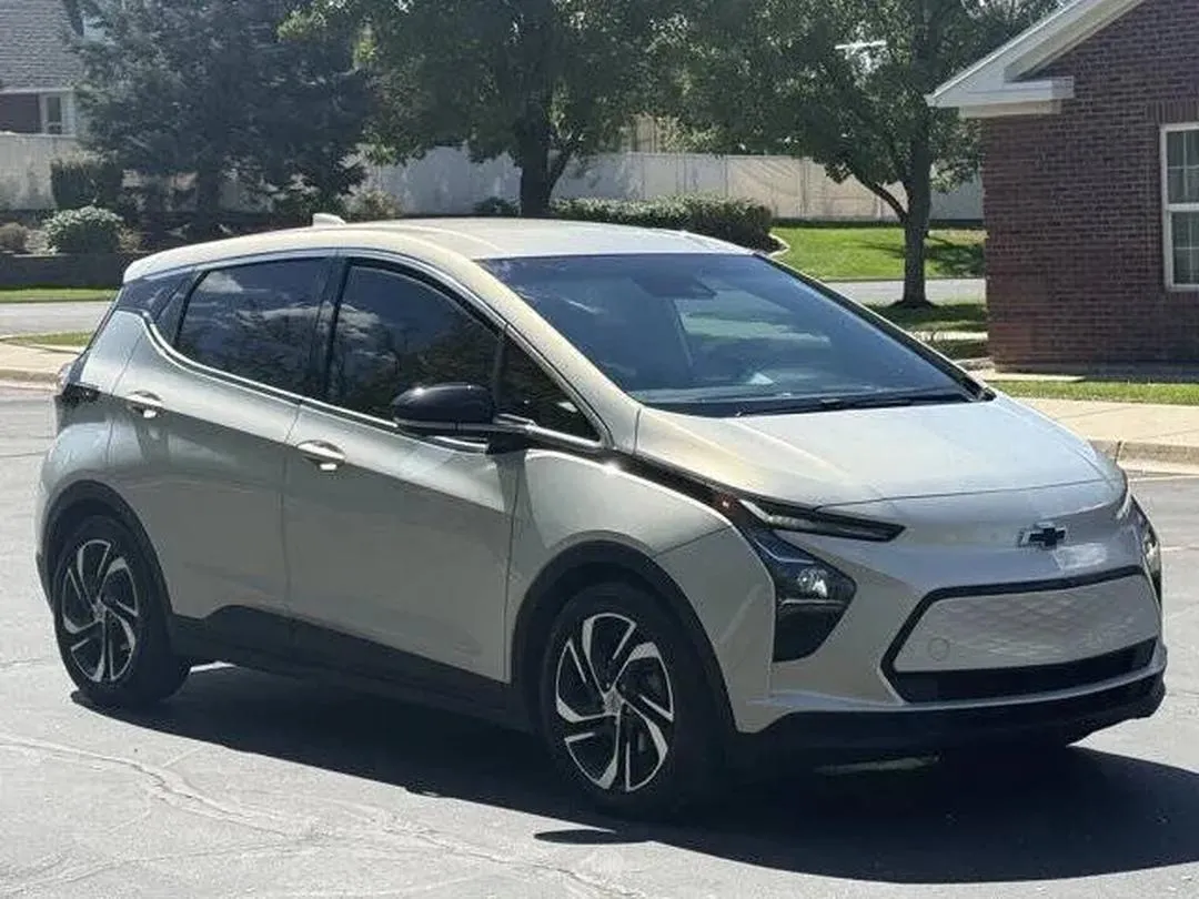 2022 Chevrolet Bolt EV, photo 2