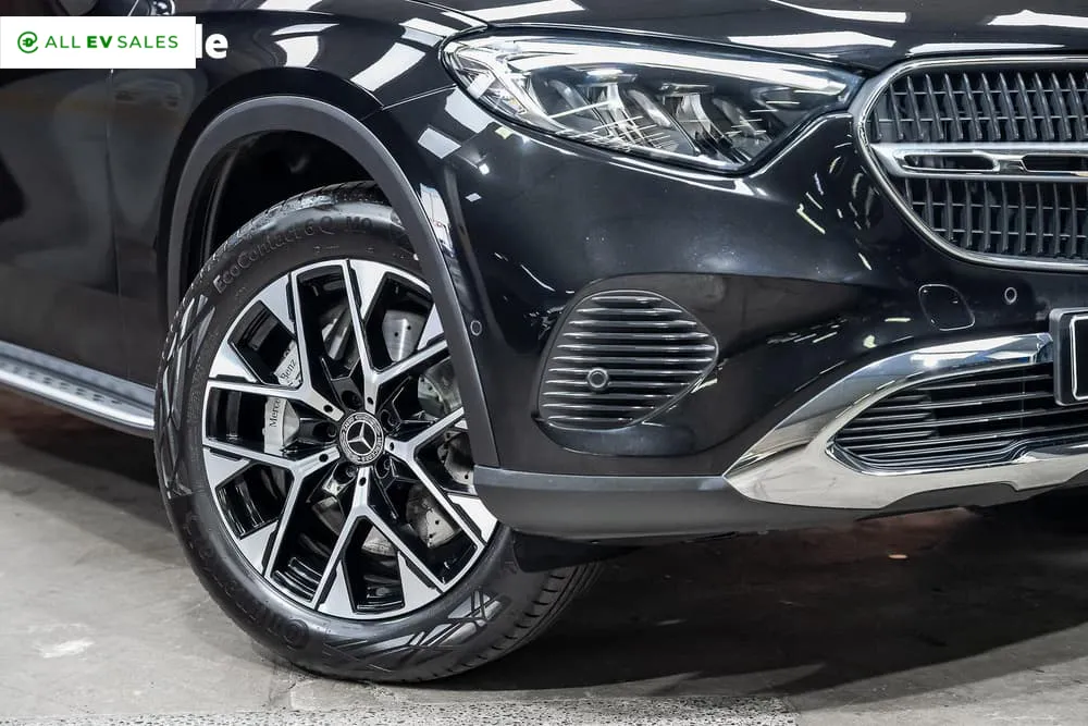 2025 Mercedes-Benz GLC, photo 4