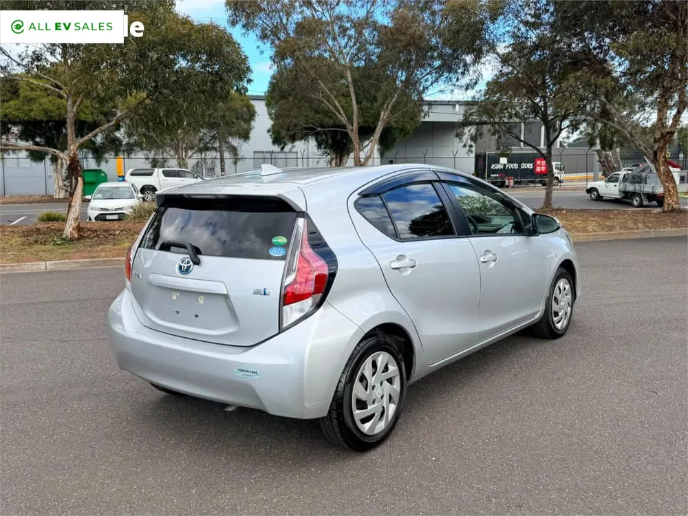 2021 Toyota Aqua, photo 4