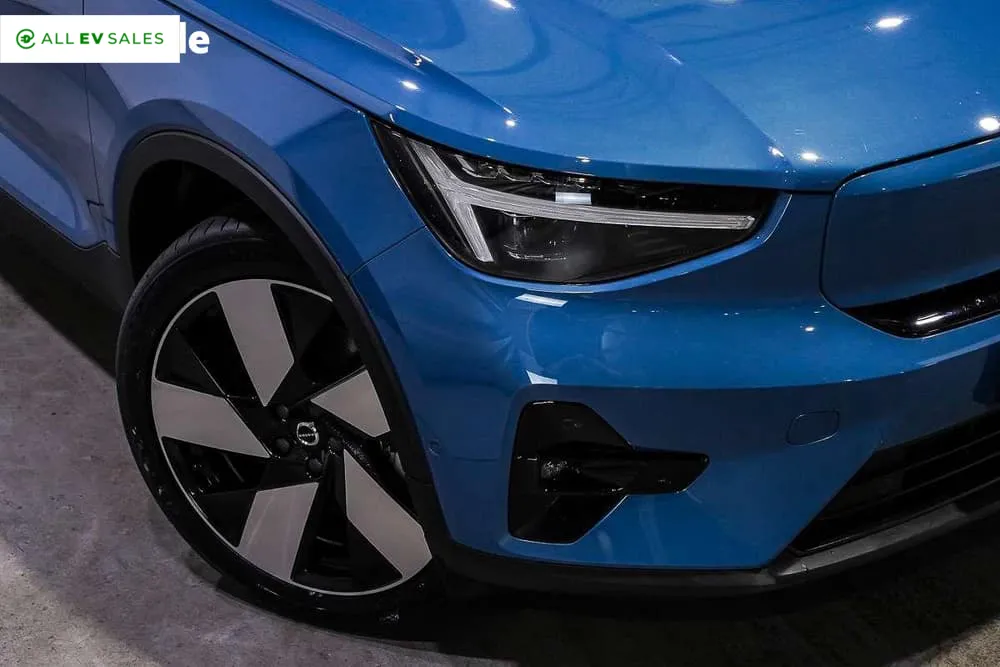 2023 Volvo XC40, photo 2