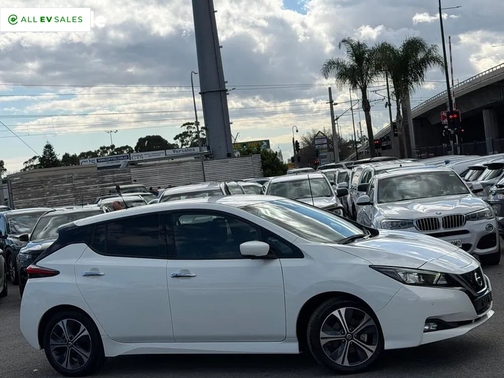 2019 Nissan Leaf, photo 2