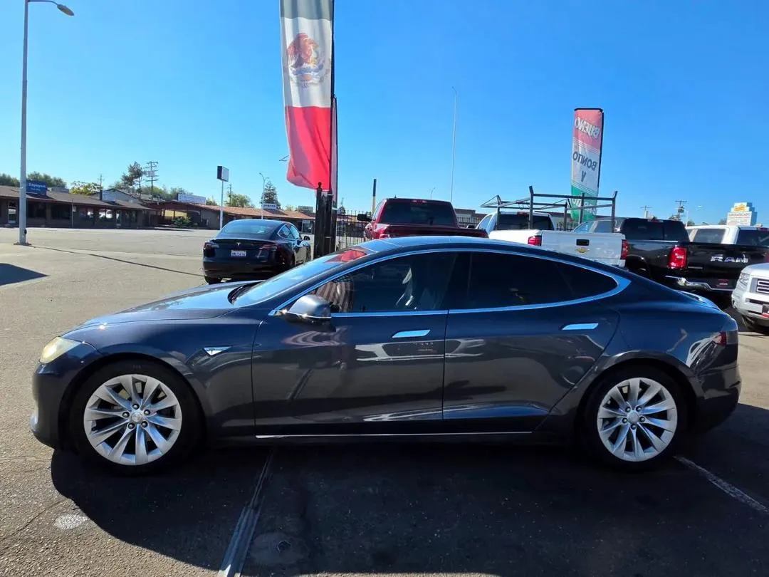 2016 Tesla Model S, photo 3
