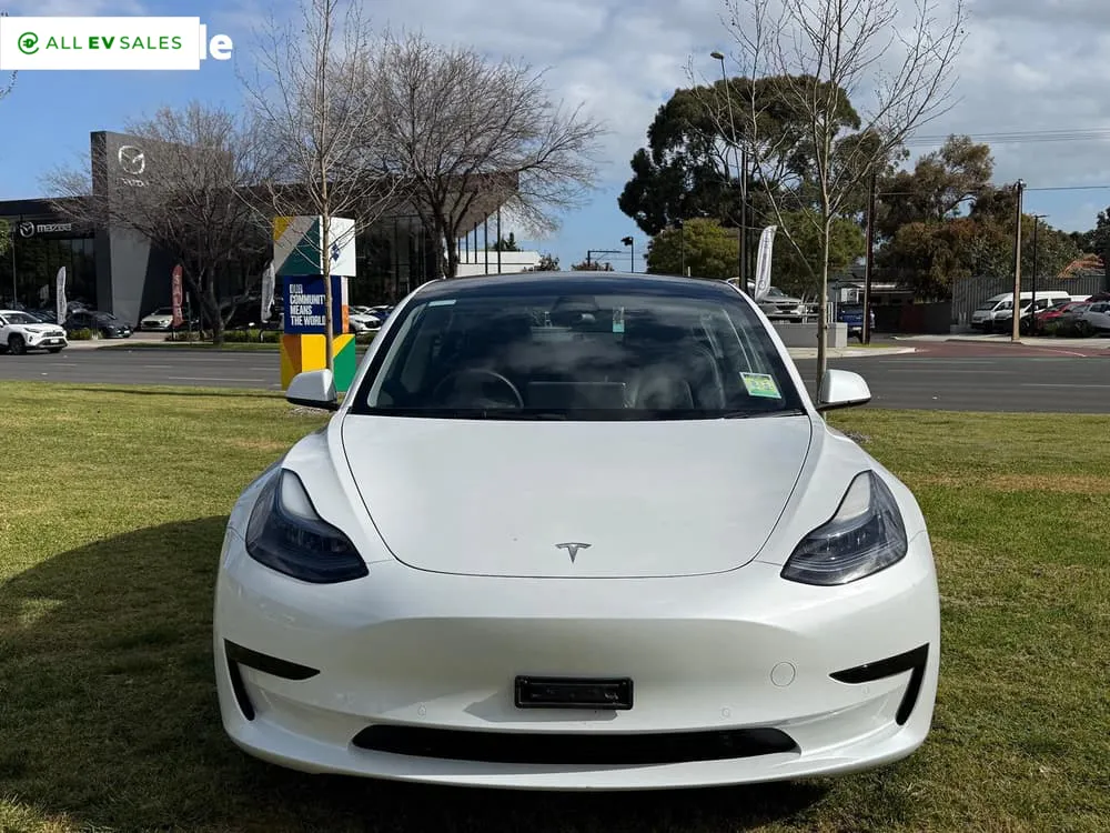 2023 Tesla Model 3, photo 2