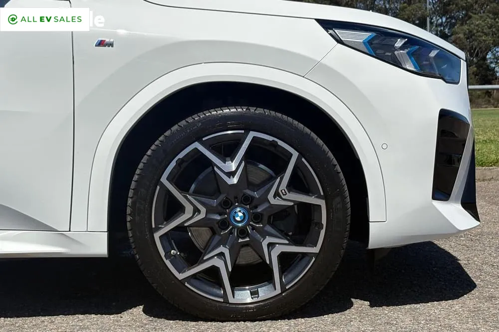 2026 BMW iX2, photo 3