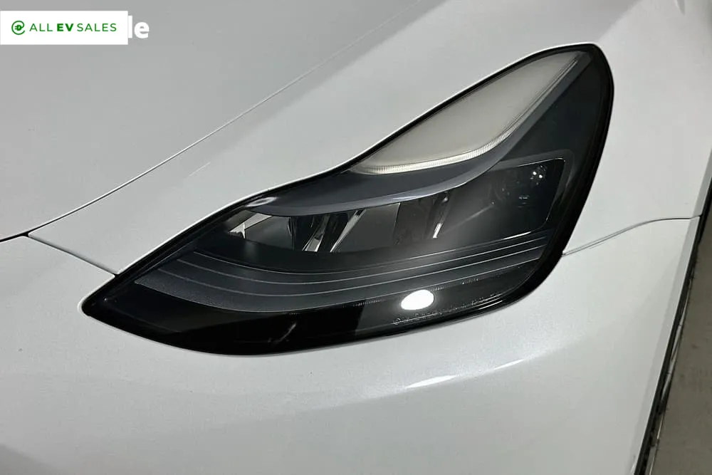 2023 Tesla Model Y, photo 3