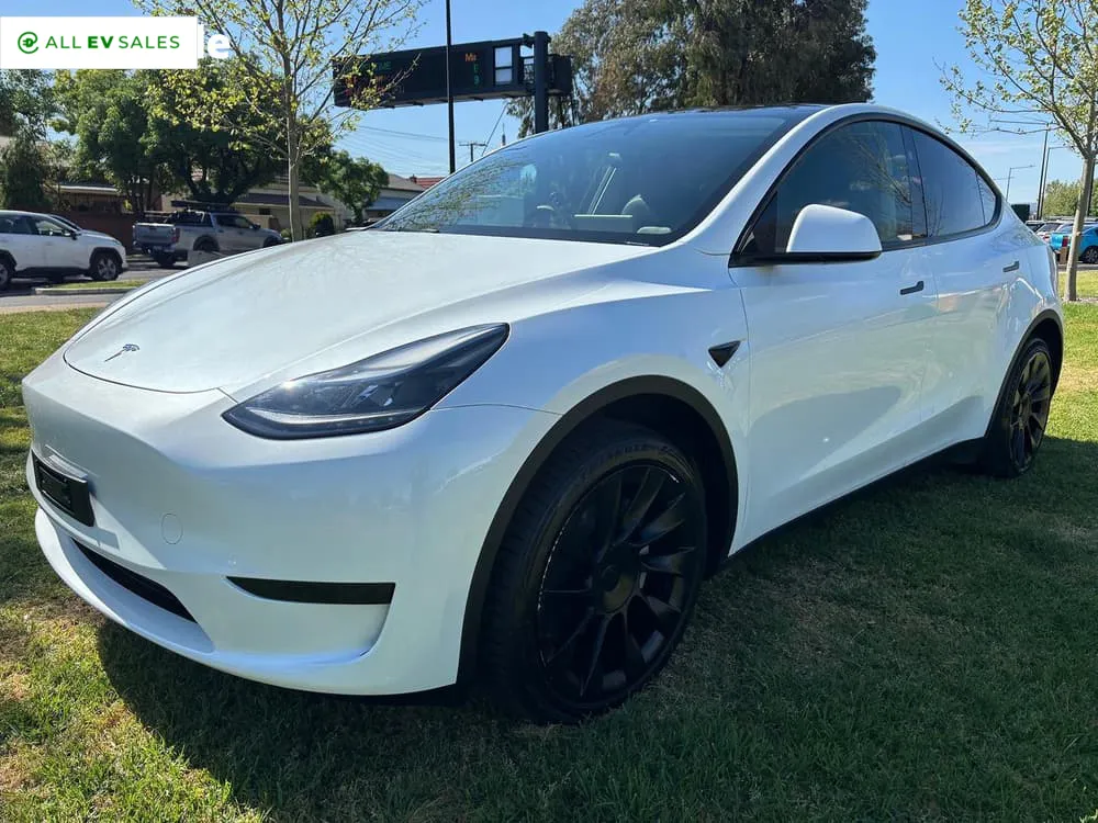 2024 Tesla Model Y, photo 3
