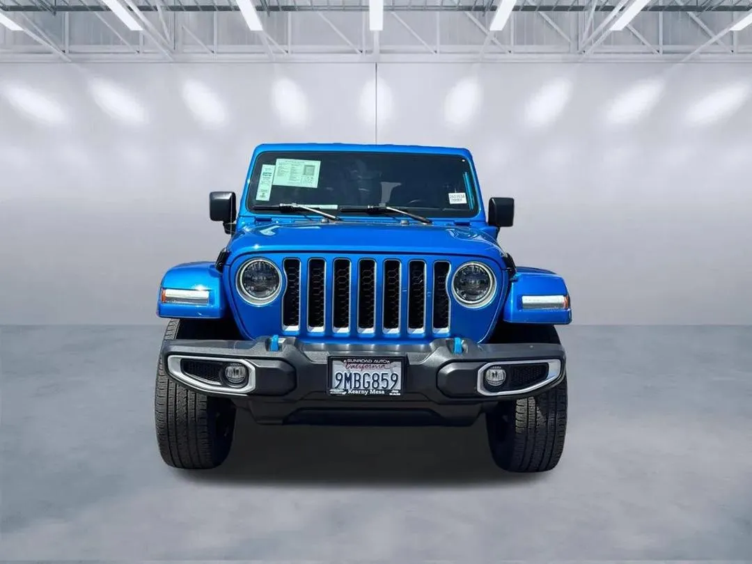 2023 Jeep Wrangler, photo 2