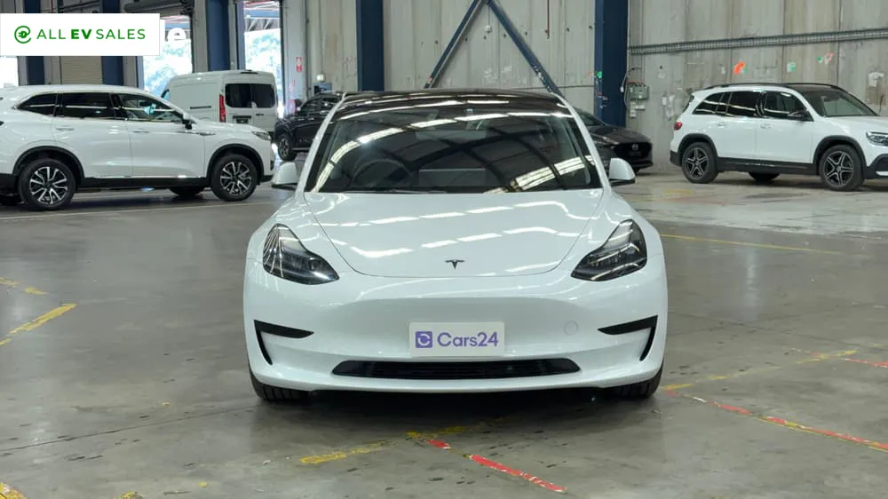 2023 Tesla Model 3, photo 2