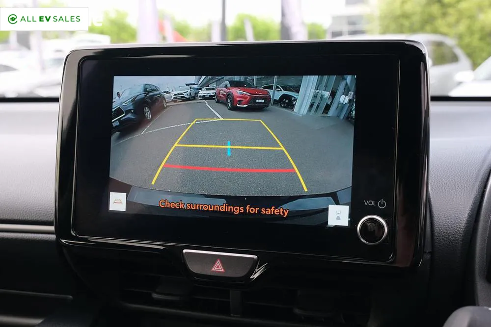 2025 Toyota Yaris, photo 2