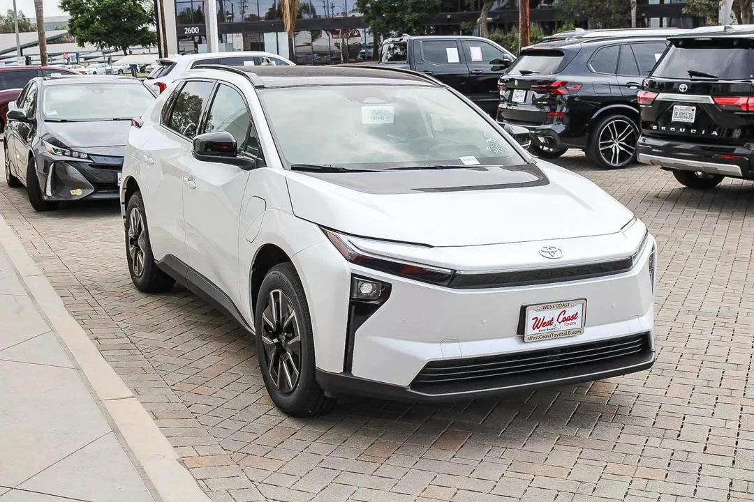 2026 Toyota Prius Plug-In, photo 3