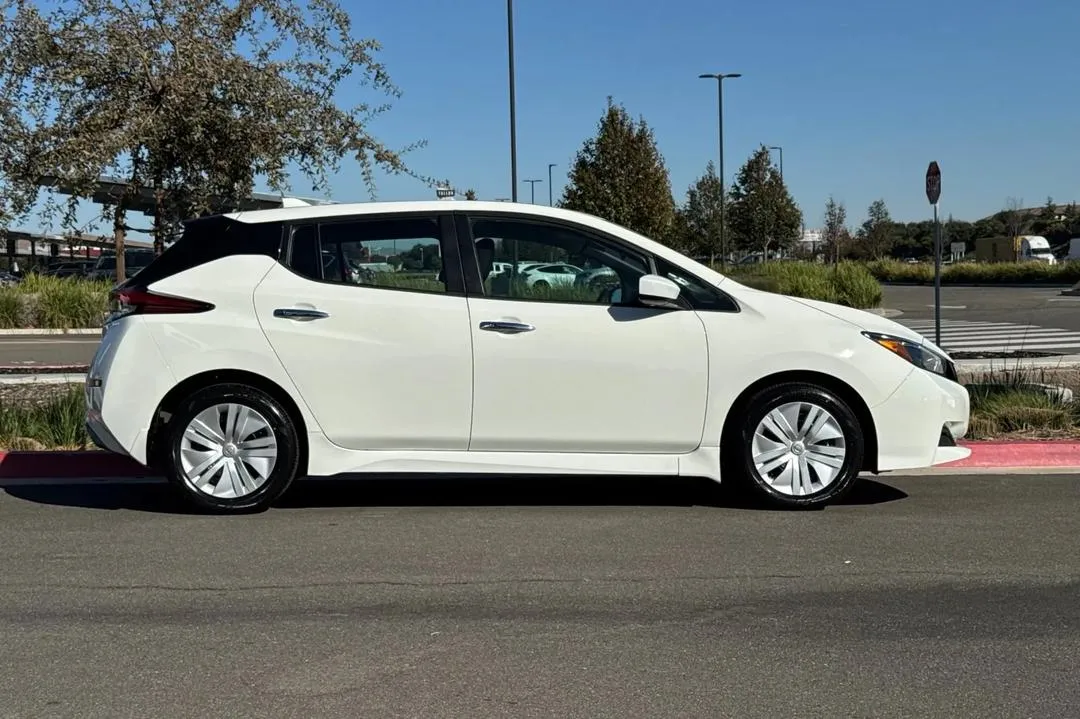 2025 Nissan Townstar, photo 3