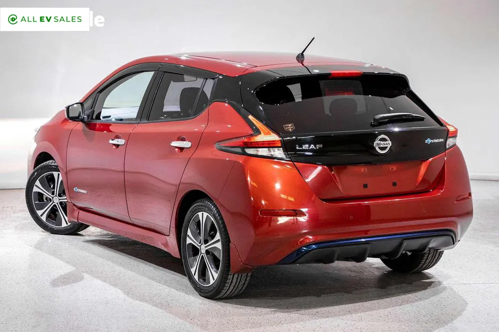 2018 Nissan Leaf, photo 2