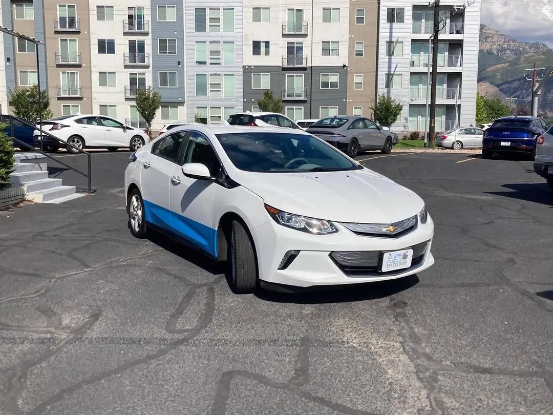 2018 Chevrolet Volt, photo 2