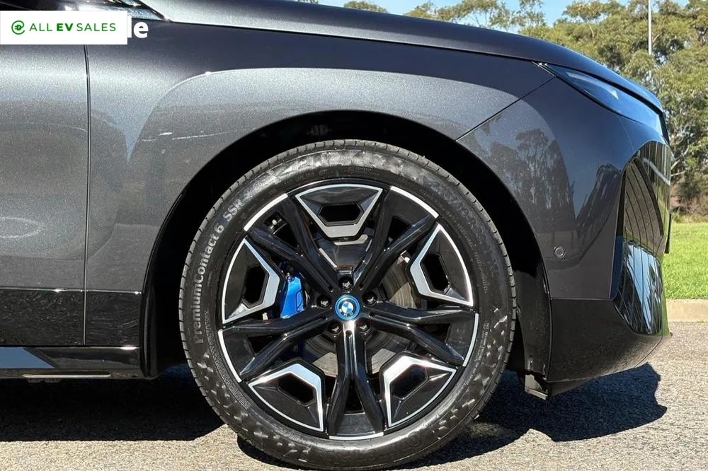 2026 BMW iX, photo 3