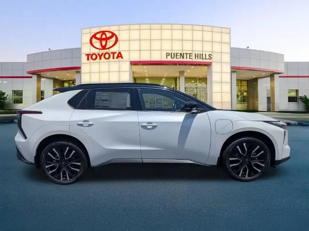 2026 Toyota 4Runner Hybrid, photo 2