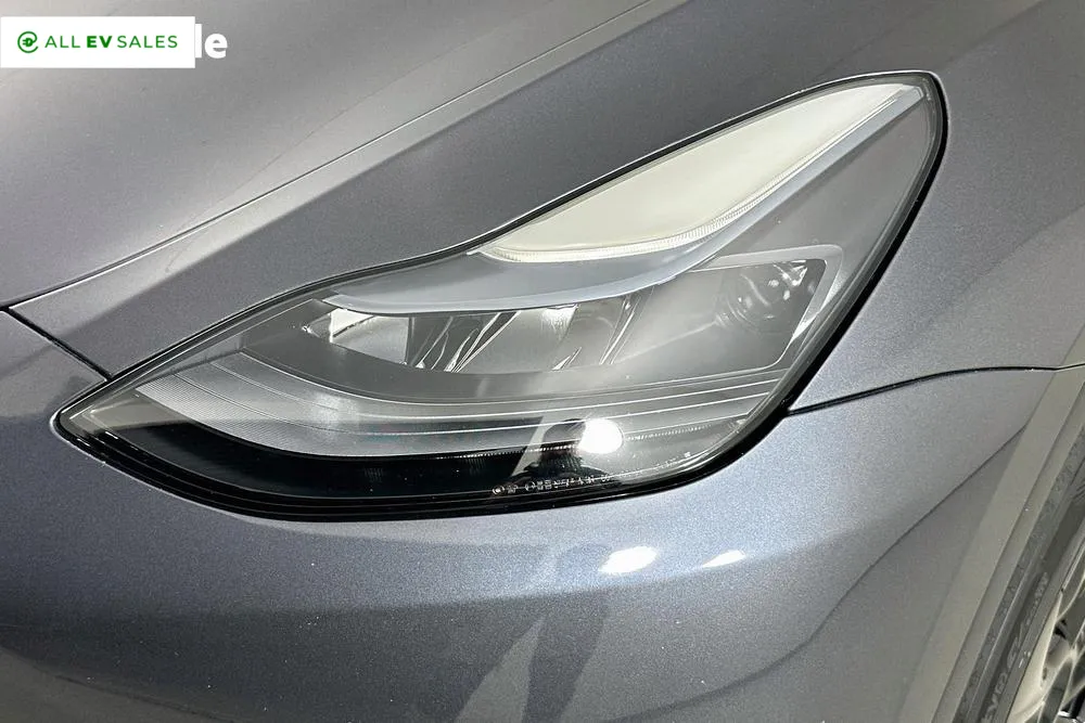 2024 Tesla Model Y, photo 3