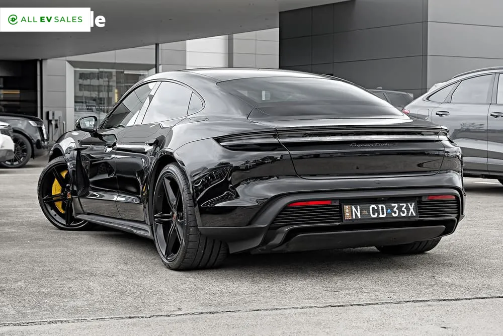 2021 Porsche Taycan, photo 2