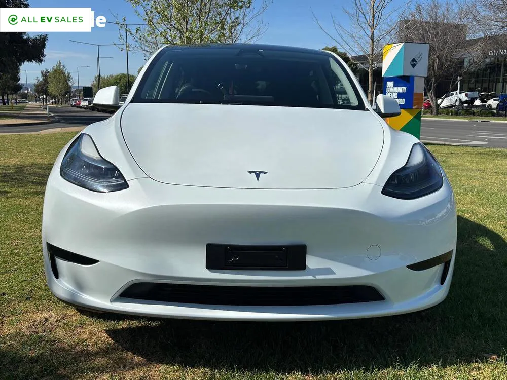 2024 Tesla Model Y, photo 2