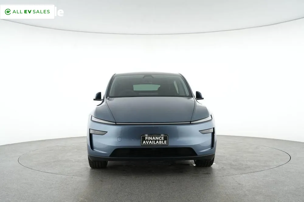 2025 Tesla Model Y, photo 3