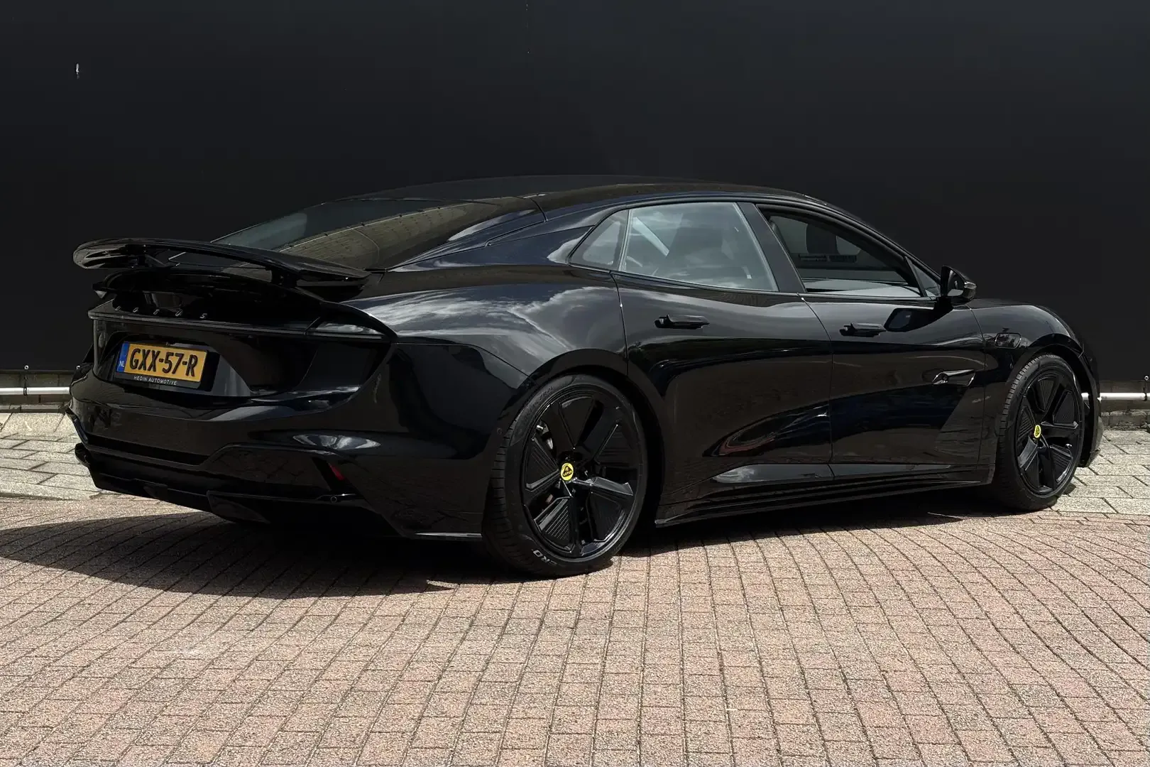 2025 Lotus Emeya, photo 5