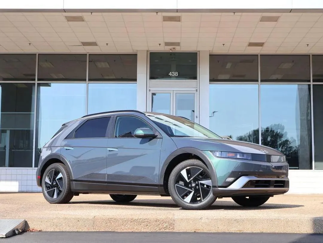 2027 Hyundai Ioniq, photo 2