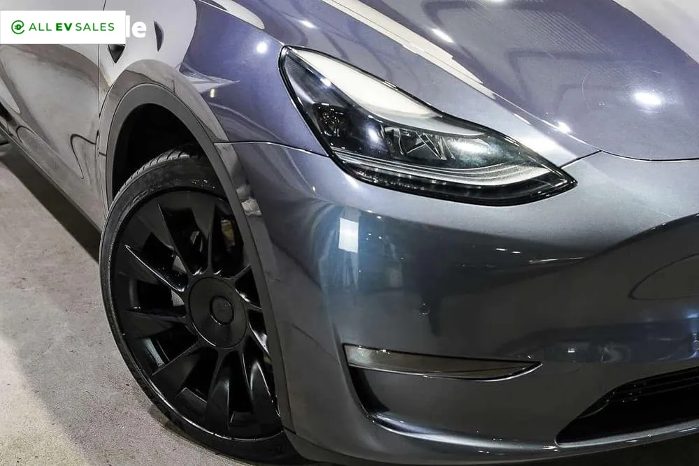 2024 Tesla Model Y, photo 2