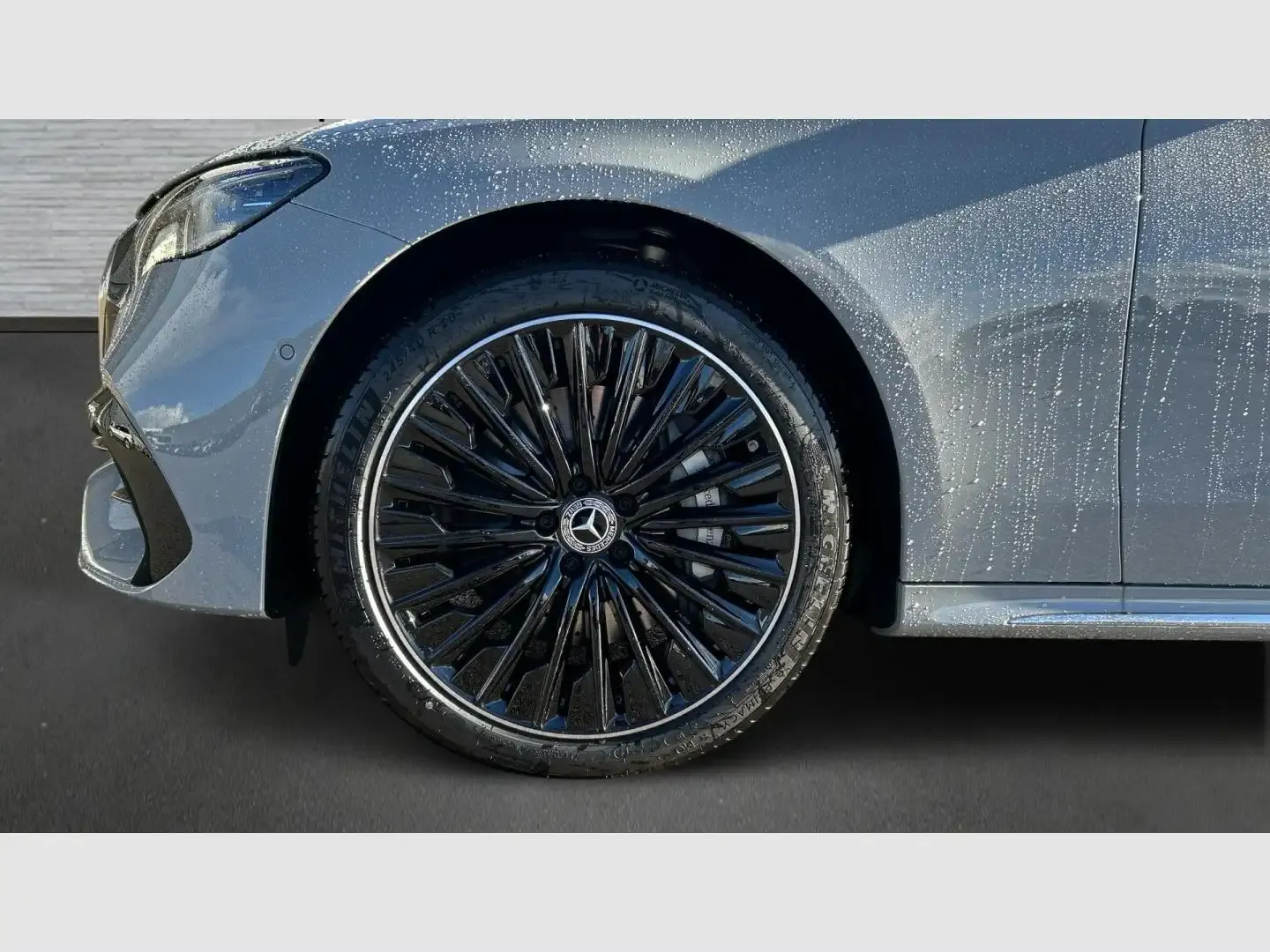 2026 Mercedes-Benz E 300, photo 5