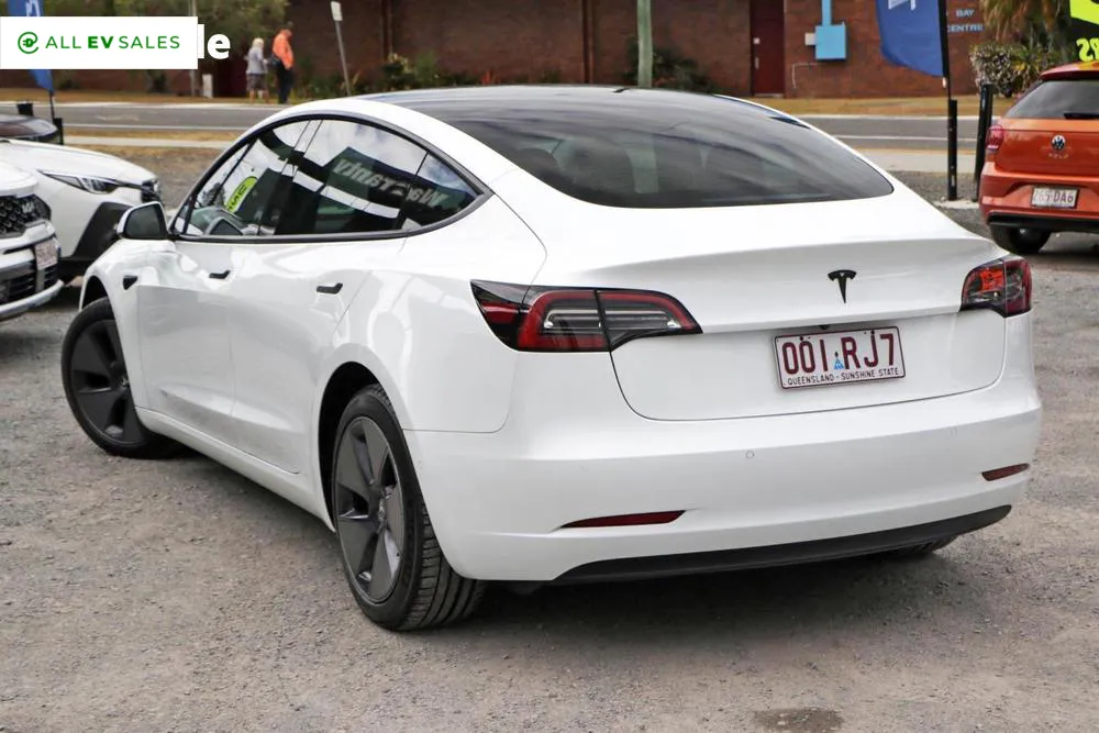 2022 Tesla Model 3, photo 2