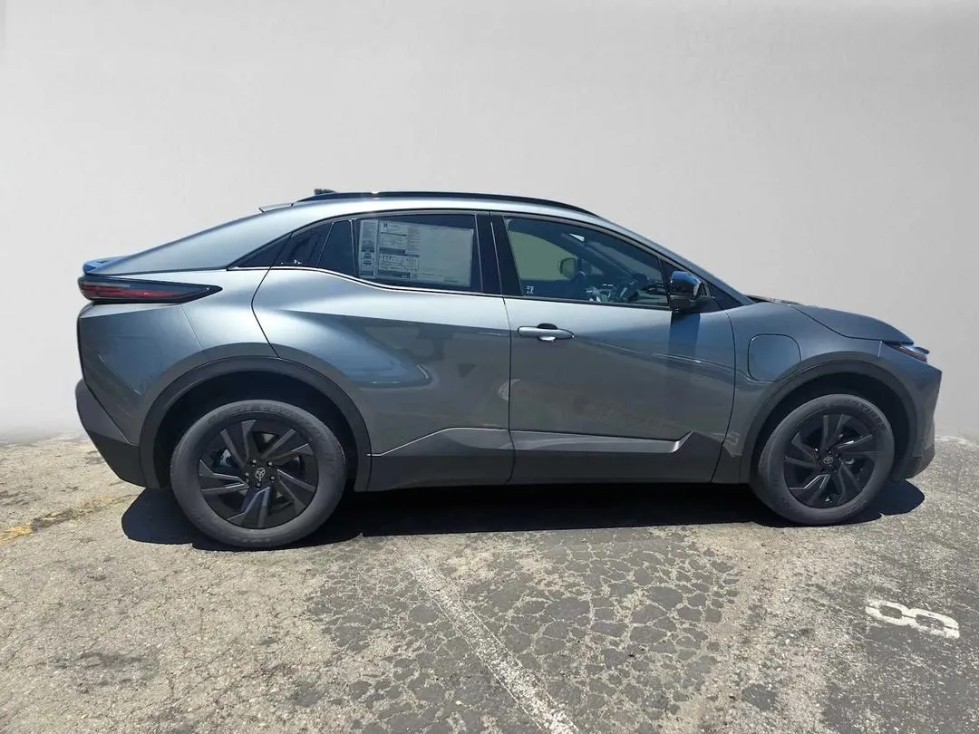 2026 Toyota Urban Cruiser Hyryder, photo 2