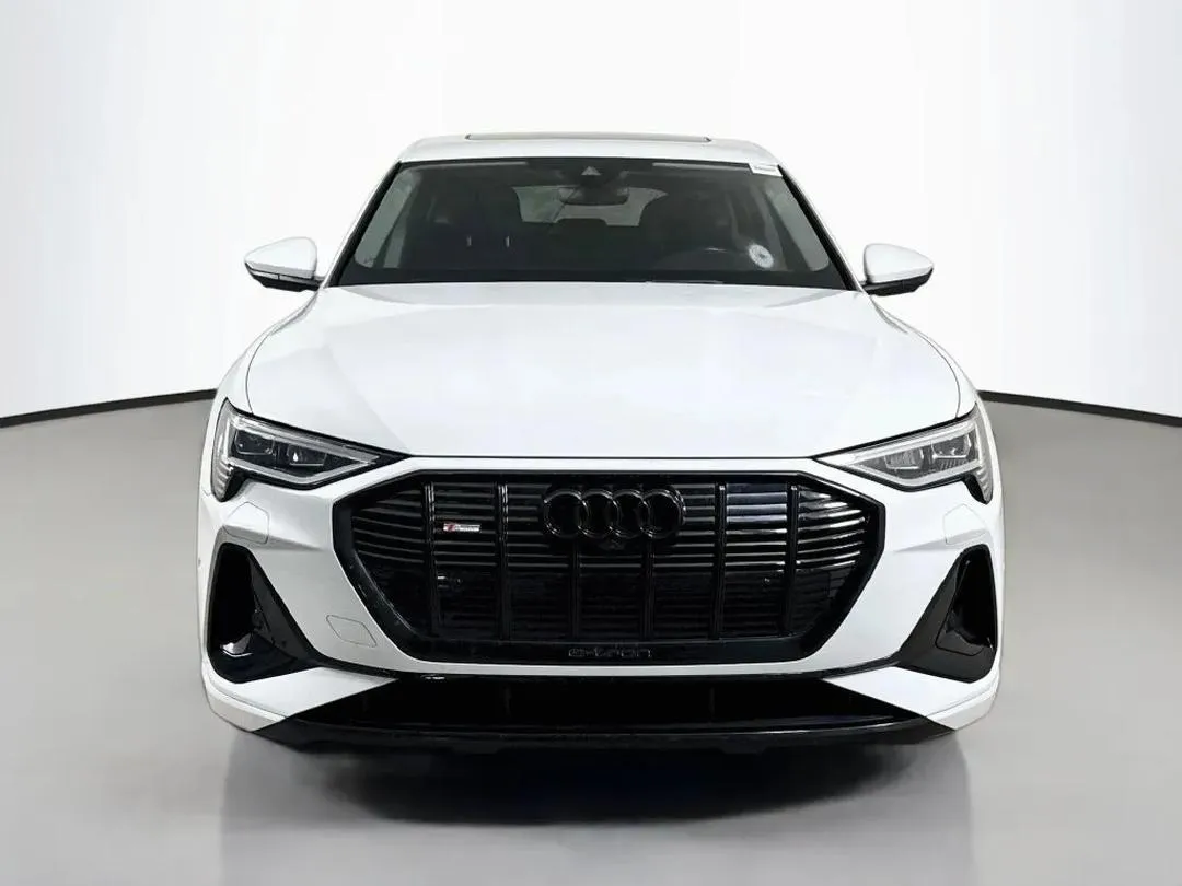 2022 Audi Q4 e-tron, photo 2