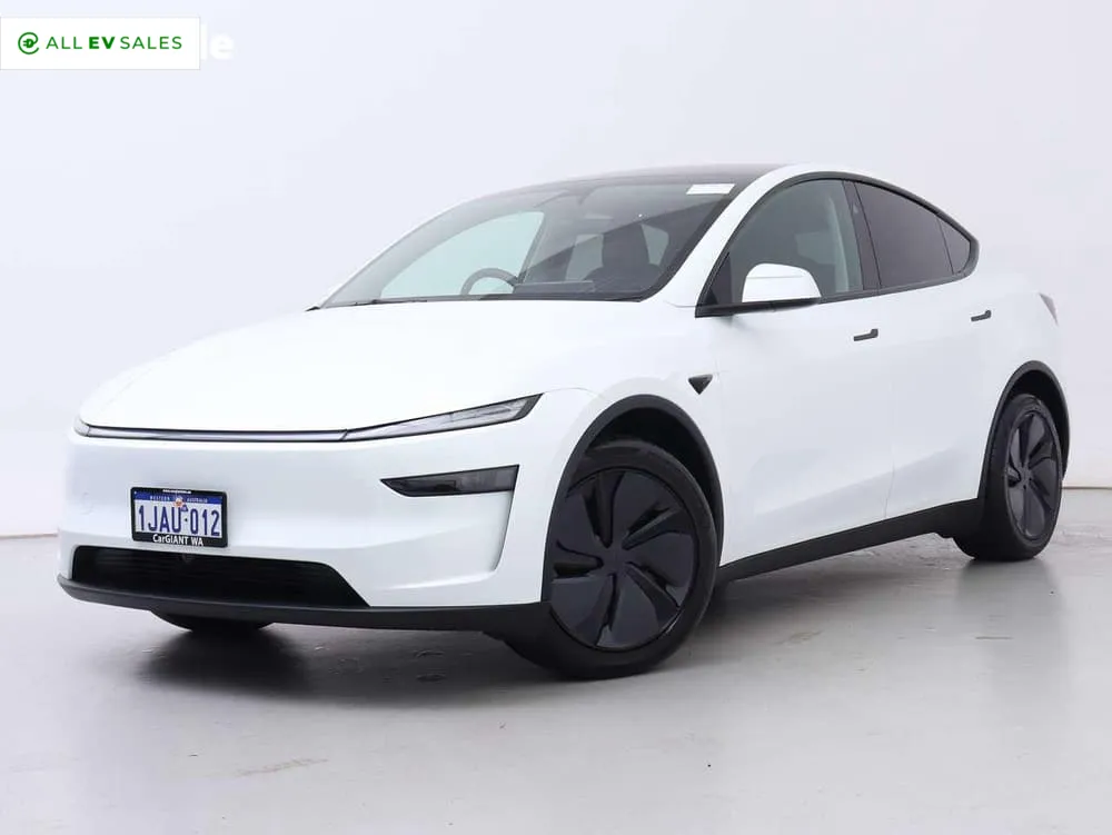 2025 Tesla Model Y, photo 3