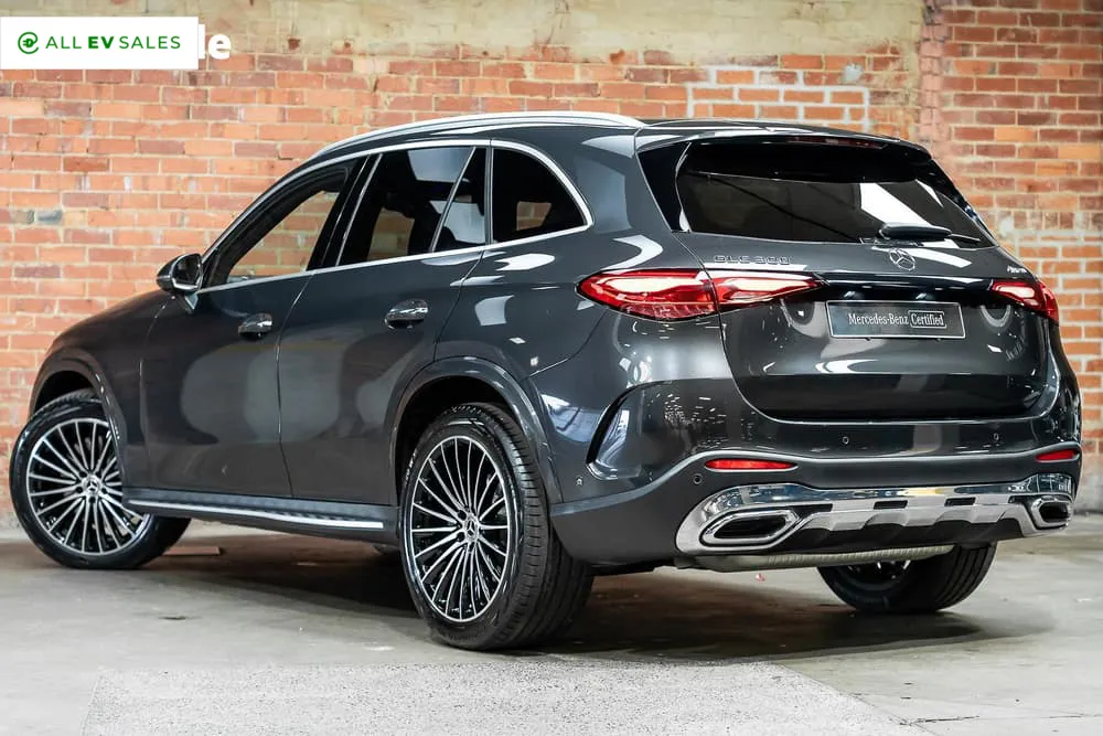 2025 Mercedes-Benz GLC, photo 3