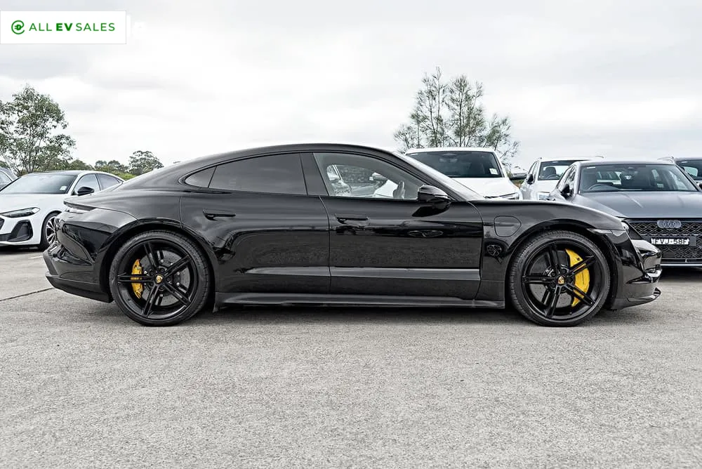 2021 Porsche Taycan, photo 3