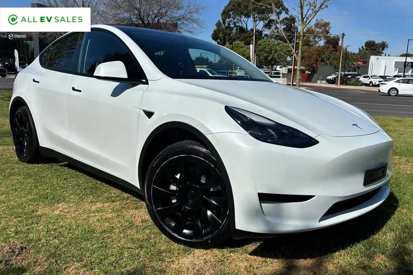 2024 Tesla Model Y Rear-Wheel Drive