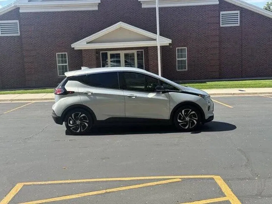 2022 Chevrolet Bolt EV, photo 3