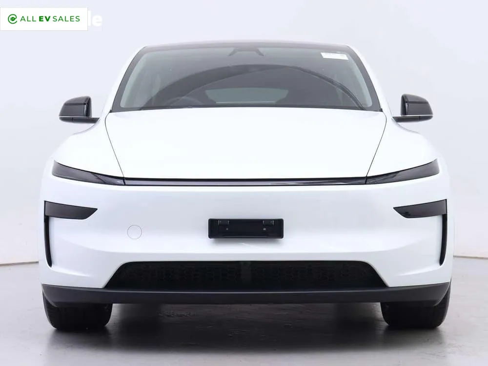 2025 Tesla Model Y, photo 2