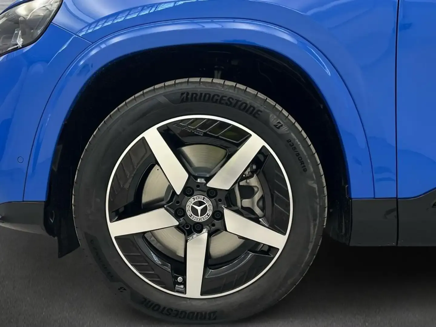 2026 Mercedes-Benz GLB 200, photo 5