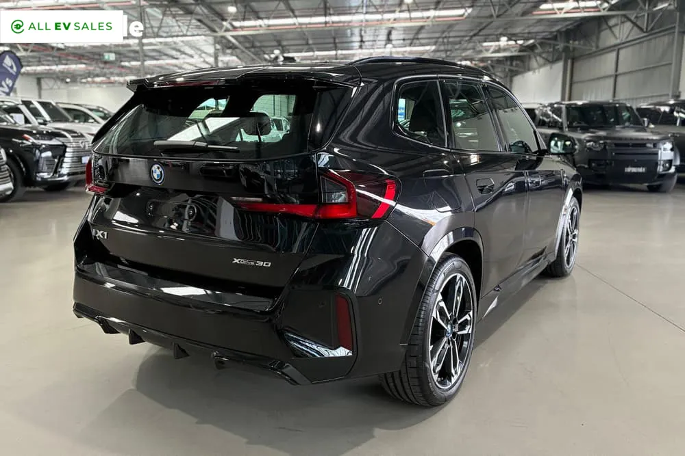 2024 BMW iX1, photo 2