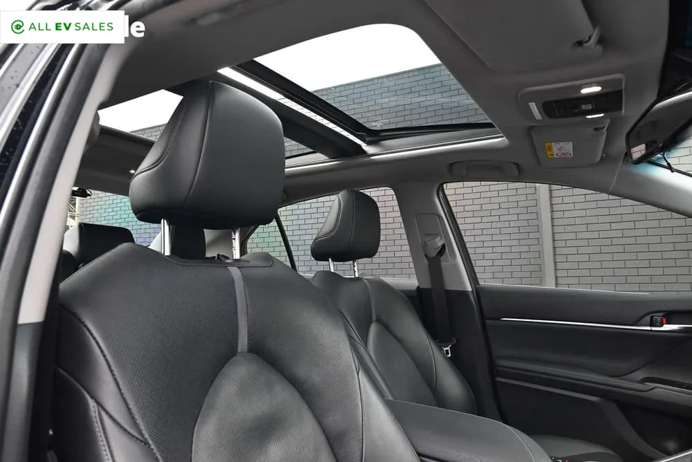 2021 Toyota Camry, photo 3